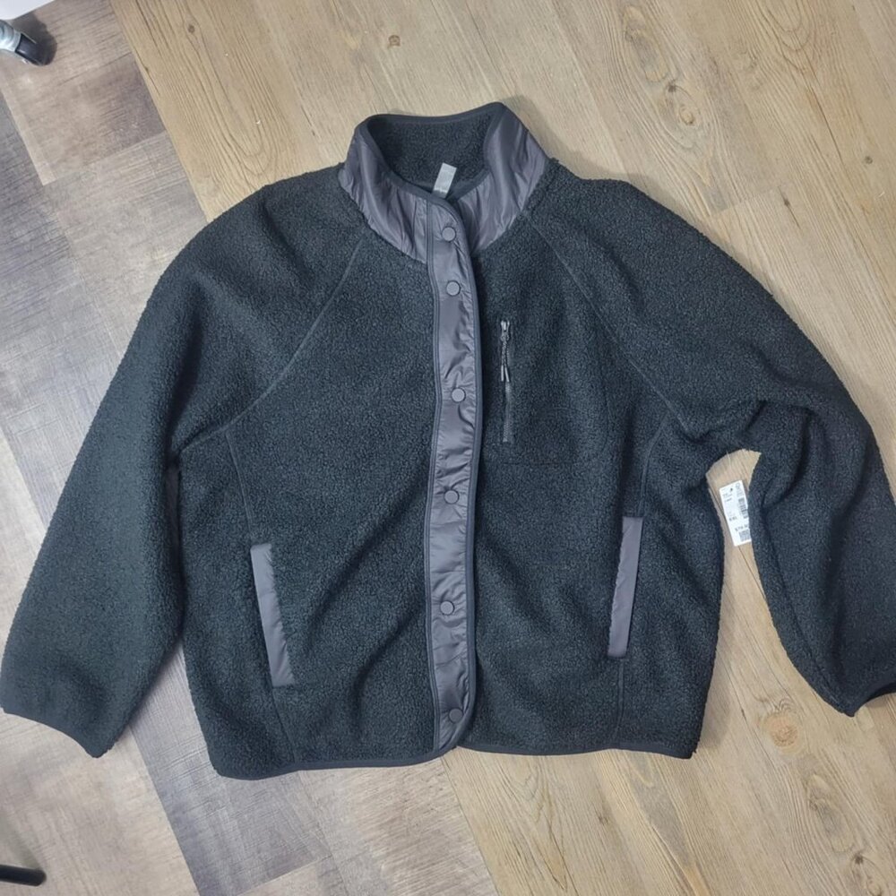 Black button up XXL Sherpa Jacket - Brand new tags on from Reitmans - Hyba